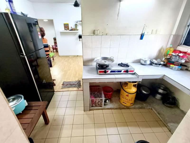 Apartment for Sale at Pangsapuri Arista - Ahmad Syafiq - Kitchen - PropertyGuru.com.my