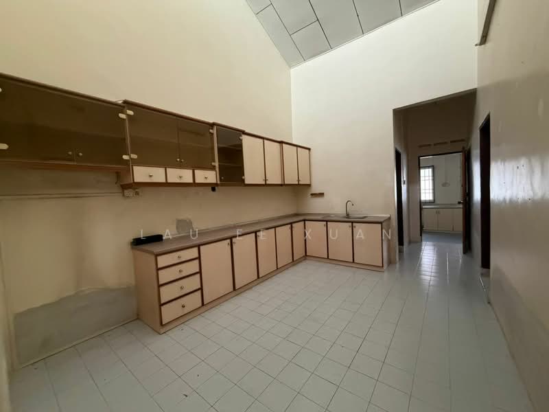 Rumah Teres 1 Tingkat untuk Dijual di Taman Flora (Batu Pahat) - Lau Ee Xuan - Kitchen - PropertyGuru.com.my