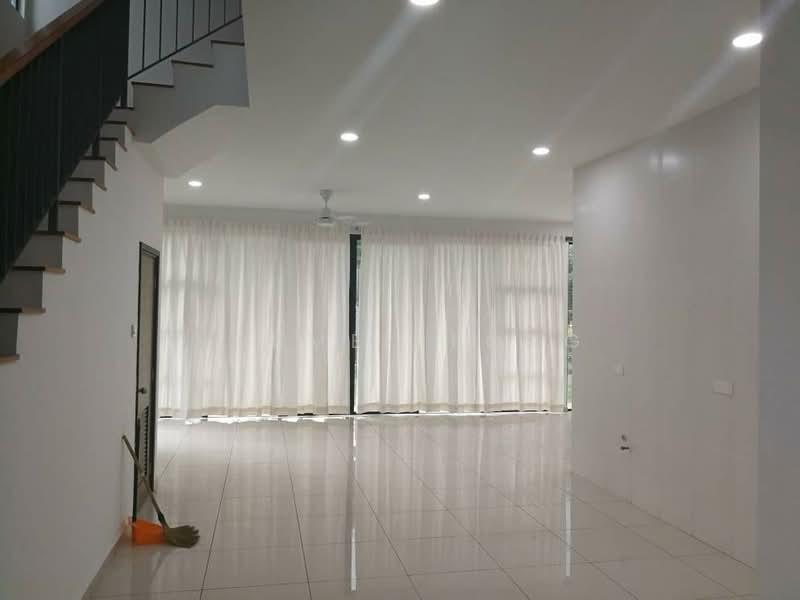 Semi-Detached House for Sale in Senibong (Permas Jaya) - MekMek Fong - Living Room - PropertyGuru.com.my