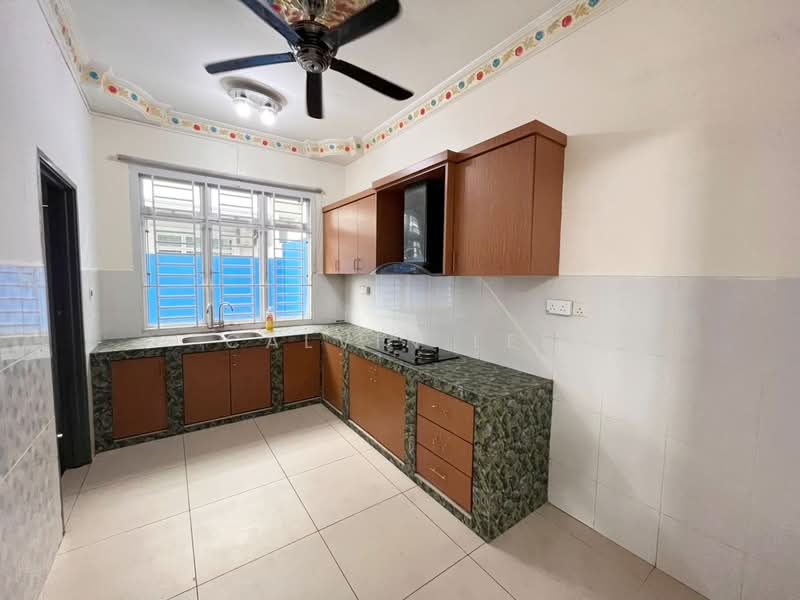 Rumah Berkembar untuk Dijual di Taman Mutiara Rini (Skudai) - Calvin Lee - Kitchen - PropertyGuru.com.my