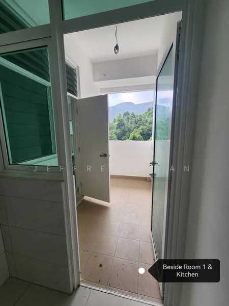 Kondominium untuk Dijual di Ferringhi Residence 2 - Jeffrey Chan - Balcony - PropertyGuru.com.my