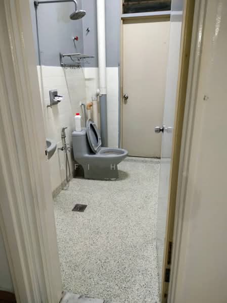 Apartment for Rent at Intan Apartment - Afi Haqq - Bathroom - PropertyGuru.com.my