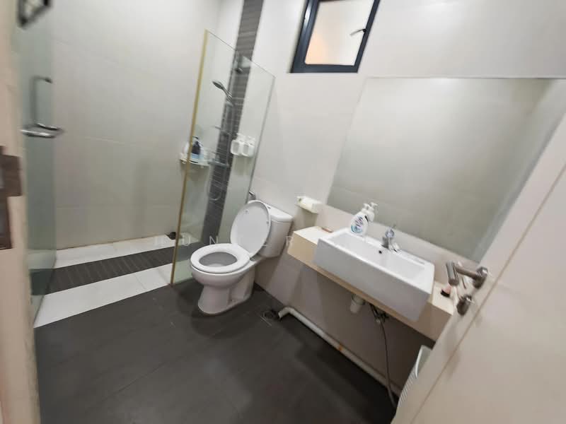 Kondominium untuk Dijual di Upland Serviced Suite (USS) - Hunter Wee - Bathroom - PropertyGuru.com.my