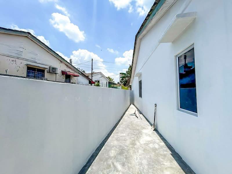 1-storey Terraced House for Sale in Bukit Sentosa (Rawang) - Amzar Faiz - Exterior - PropertyGuru.com.my