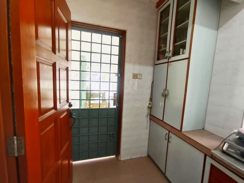2-storey Terraced House for Rent in Taman Ungku Tun Aminah (Skudai) - Bella Goh - Kitchen - PropertyGuru.com.my