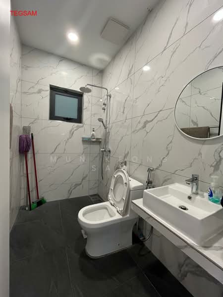 Semi-Detached House for Sale in Kapar (Selangor) - Mun Keong Sam - Bathroom - PropertyGuru.com.my