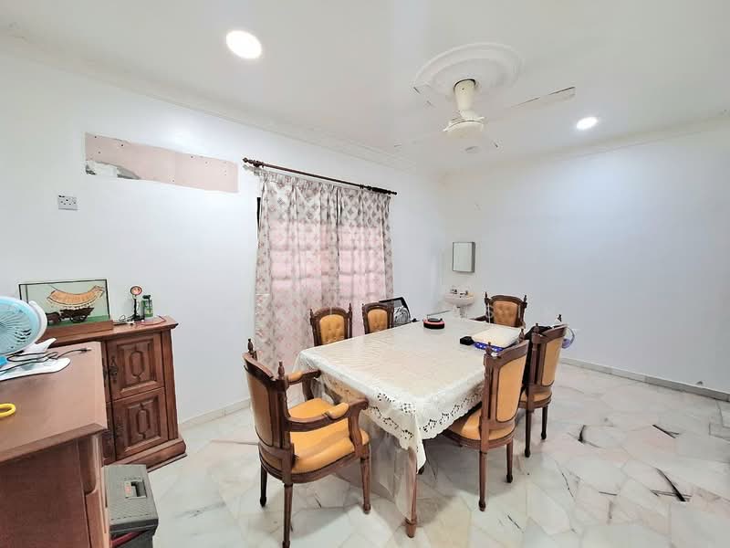 Rumah Banglo untuk Dijual di Seksyen 9 (Shah Alam) - Nadzmie Nasir - Dining Room - PropertyGuru.com.my