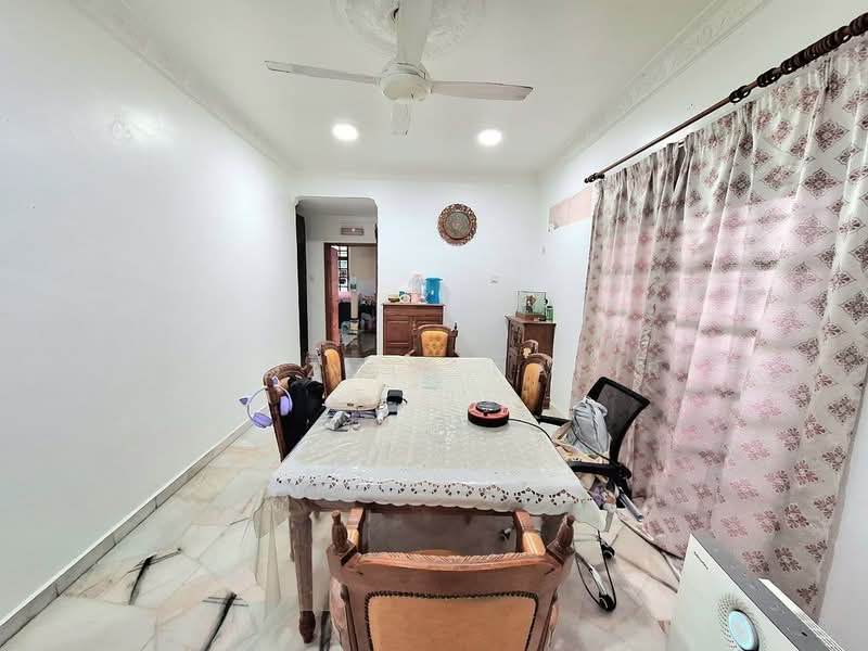 Rumah Banglo untuk Dijual di Seksyen 9 (Shah Alam) - Nadzmie Nasir - Dining Room - PropertyGuru.com.my