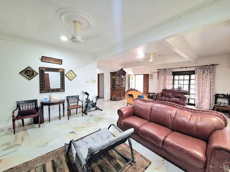 Rumah Banglo untuk Dijual di Seksyen 9 (Shah Alam) - Nadzmie Nasir - Living Room - PropertyGuru.com.my