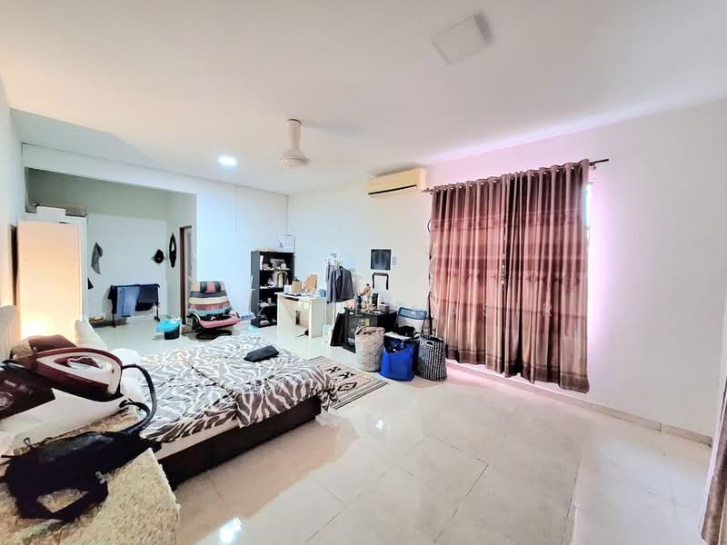 Rumah Banglo untuk Dijual di Seksyen 9 (Shah Alam) - Nadzmie Nasir - Bedroom - PropertyGuru.com.my