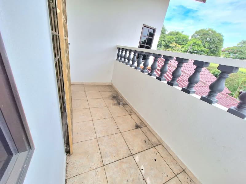 Rumah Banglo untuk Dijual di Seksyen 9 (Shah Alam) - Nadzmie Nasir - Balcony - PropertyGuru.com.my