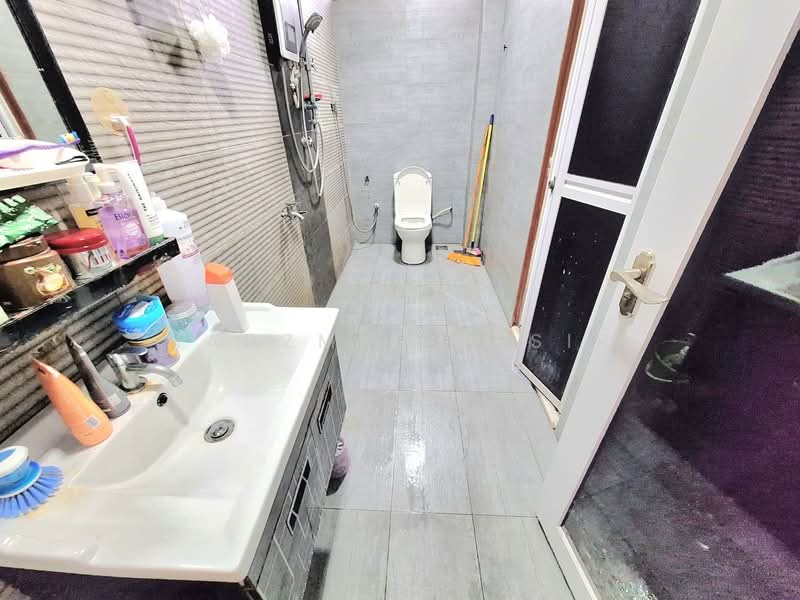 Rumah Banglo untuk Dijual di Seksyen 9 (Shah Alam) - Nadzmie Nasir - Bathroom - PropertyGuru.com.my