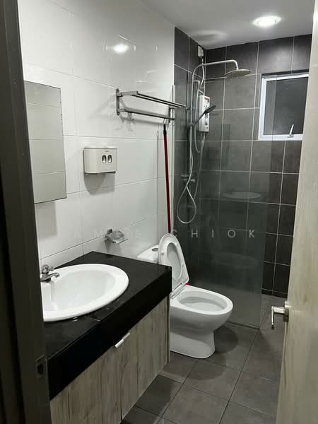 Service Residence for Sale at Koi Prima Condominium - James Chiok - Bathroom - PropertyGuru.com.my