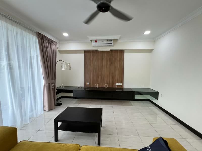 Kondominium untuk Dijual di Armanee Terrace - Sa'a Nordin - Living Room - PropertyGuru.com.my