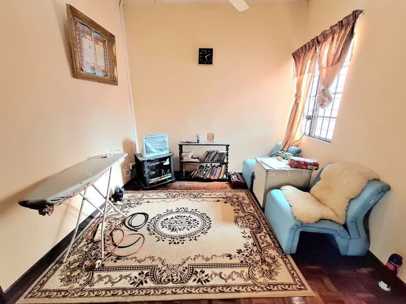 2-storey Terraced House for Sale in Usj 11 (Subang Jaya) - Nadzmie Nasir - Living Room - PropertyGuru.com.my