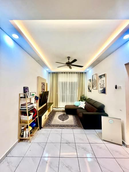 Apartment for Sale at Putra Impian - Muhammad Zhariff Nasharudin - Living Room - PropertyGuru.com.my