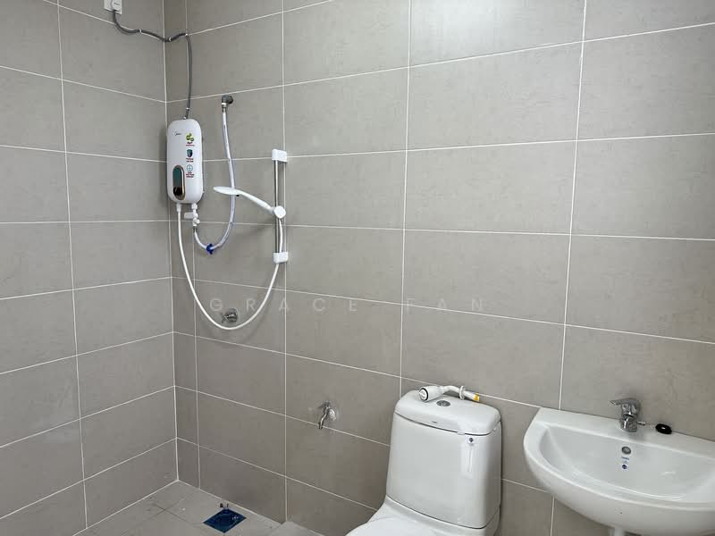Rumah Teres 2 Tingkat untuk Disewa di Bandar Seri Impian (Kluang) - Grace Fan - Bathroom - PropertyGuru.com.my