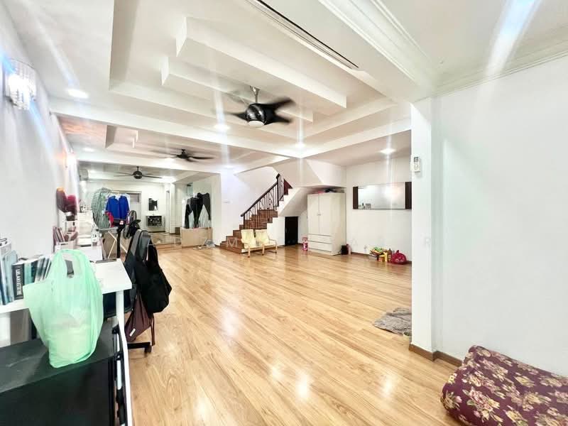 Rumah Teres 2 Tingkat untuk Dijual di TTDI Jaya (Shah Alam) - Nadzmie Nasir - Living Room - PropertyGuru.com.my