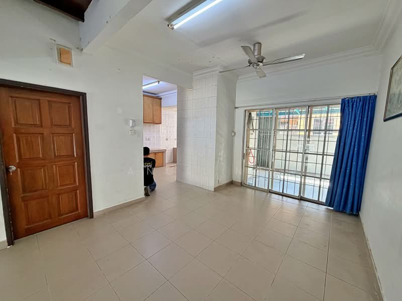 Rumah Teres 2 Tingkat untuk Dijual di Taman Midah (Cheras) - Angel Ng - Living Room - PropertyGuru.com.my