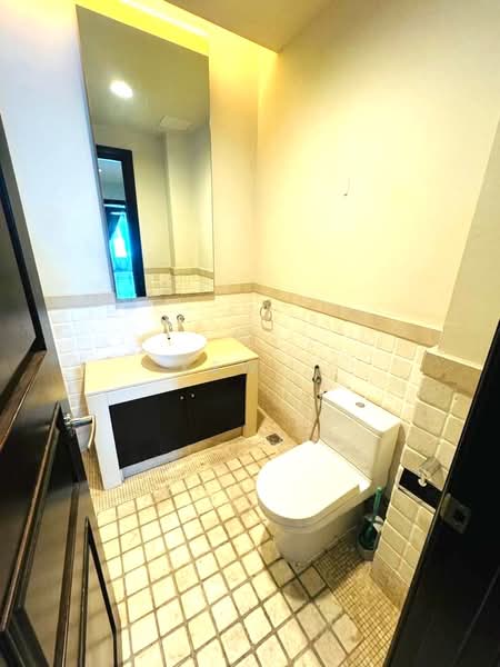 Service Residence for Rent at Villa Seavoy - Kew . - Bathroom - PropertyGuru.com.my