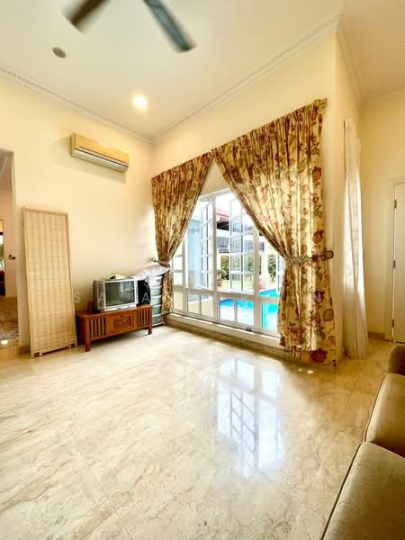 Rumah Banglo untuk Dijual di Seksyen 9 (Shah Alam) - Sa'a Nordin - Living Room - PropertyGuru.com.my