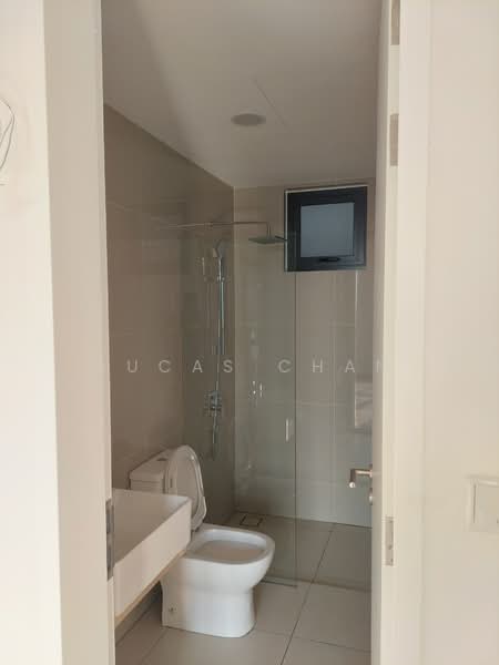 Servis Apartment untuk Dijual di Aster Green - Lucas Chan - Bathroom - PropertyGuru.com.my