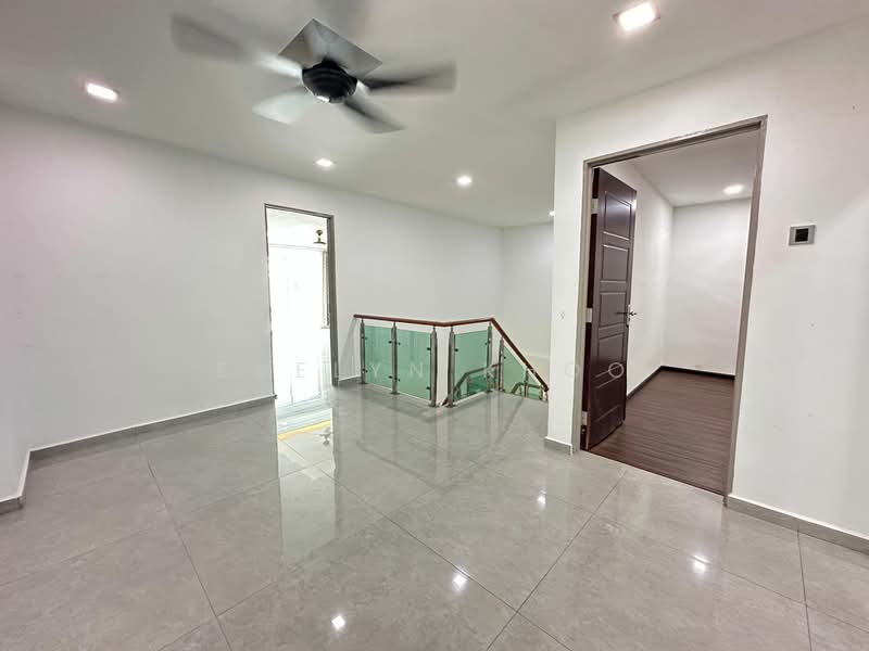 2-storey Terraced House for Sale in Taman Bukit Rawang Jaya (Rawang) - Evelyn Khoo - Hallway - PropertyGuru.com.my