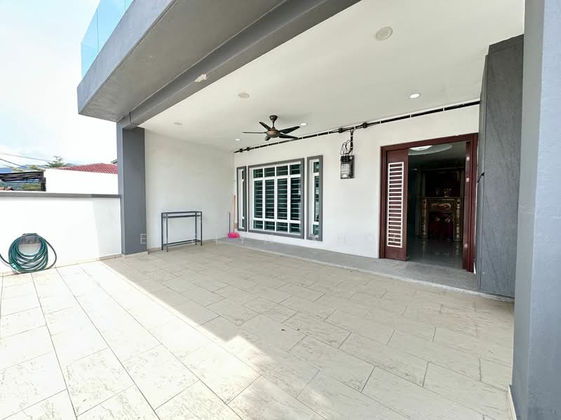 2-storey Terraced House for Sale in Taman Bukit Rawang Jaya (Rawang) - Evelyn Khoo - Car Porch - PropertyGuru.com.my