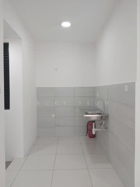Servis Apartment untuk Dijual di Vivo Executive Apartment - Jacky Yeoh - Kitchen - PropertyGuru.com.my