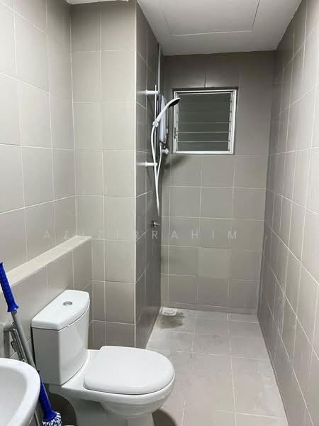 Condominium for Rent at Lakefront Homes - Azizirrahim . - Bathroom - PropertyGuru.com.my