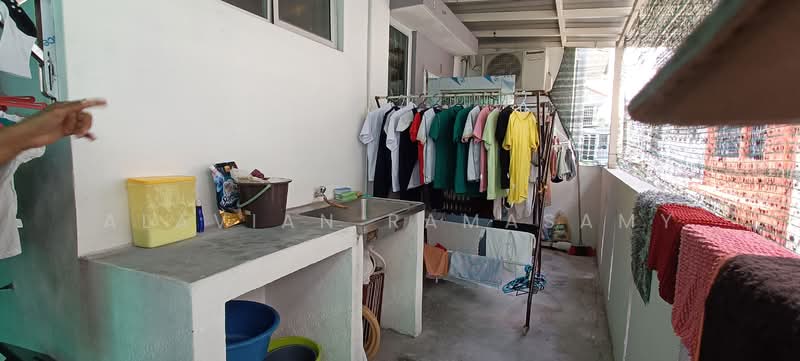 Rumah Teres untuk Dijual di Bandar Botanic (Klang) - Alavian Ramasamy - Balcony - PropertyGuru.com.my