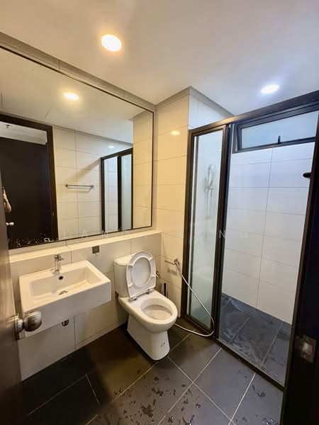 Servis Apartment untuk Dijual di The Tamarind - Landy Bong - Bathroom - PropertyGuru.com.my