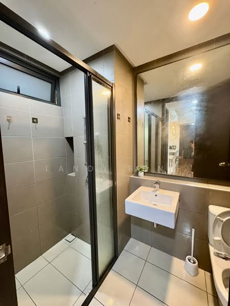 Servis Apartment untuk Dijual di The Tamarind - Landy Bong - Bathroom - PropertyGuru.com.my