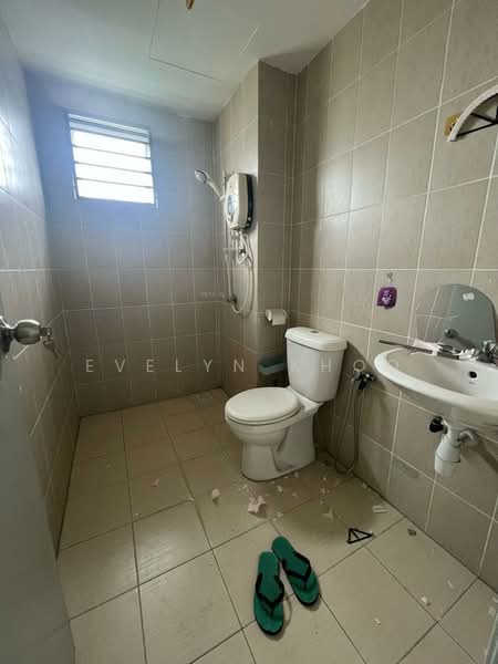Pangsapuri untuk Dijual di Desa Mas Apartment - Evelyn Khoo - Bathroom - PropertyGuru.com.my