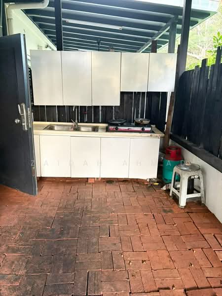 Bungalow for Rent in D'alpinia (Puchong) - Zaidah Ahmad - Kitchen - PropertyGuru.com.my
