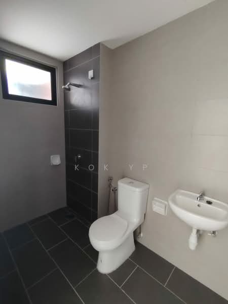 Servis Apartment untuk Dijual di EDUSENTRAL - Kok YP - Bathroom - PropertyGuru.com.my