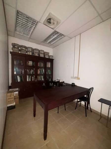 Kedai / Pejabat untuk Dijual di Seksyen 13 (Shah Alam) - Muhammad Amin - Study - PropertyGuru.com.my
