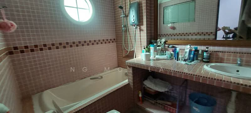 Rumah Banglo untuk Dijual di Taman Bukit Desa (Taman Desa) - Grace Lai - Bathroom - PropertyGuru.com.my
