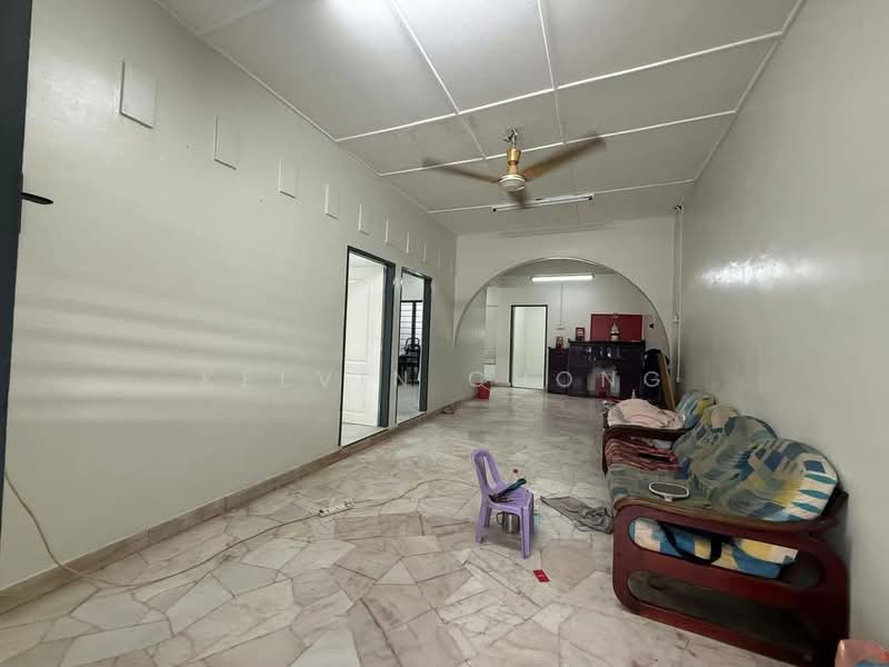 1-storey Terraced House for Sale in Gunung Rapat (Ipoh) - Kelvin Chong - Living Room - PropertyGuru.com.my