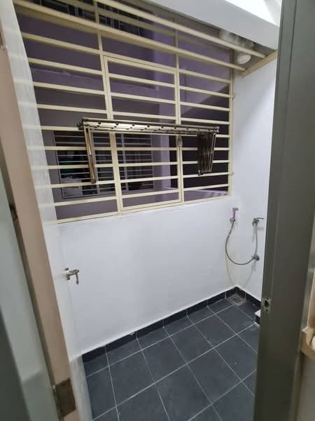 Servis Apartment untuk Dijual di V-Residensi 2 - James Chiok - Balcony - PropertyGuru.com.my