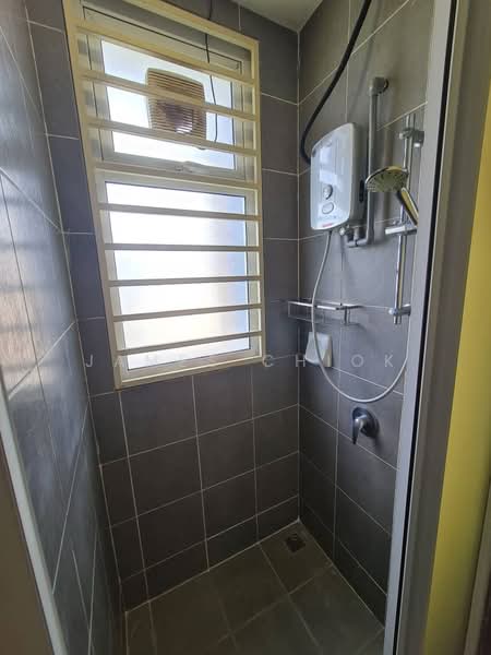 Servis Apartment untuk Dijual di V-Residensi 2 - James Chiok - Bathroom - PropertyGuru.com.my