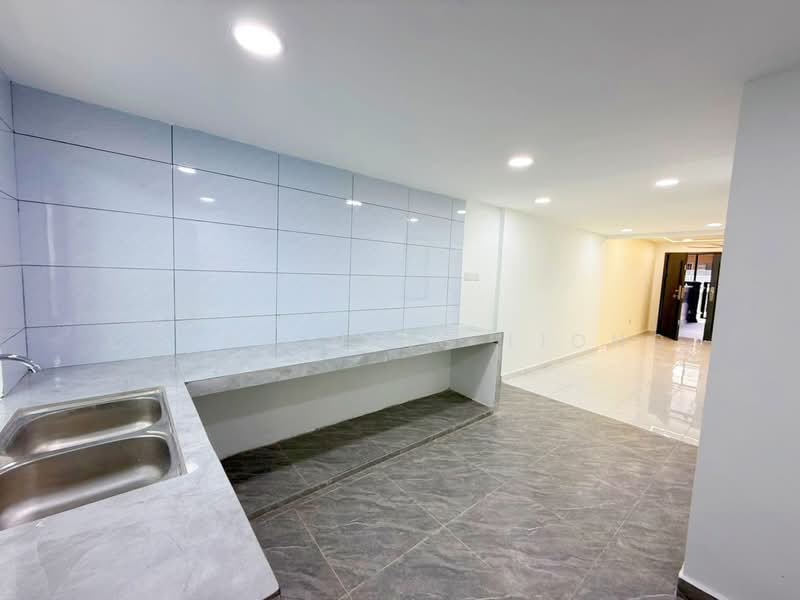 Rumah Teres 2 Tingkat untuk Dijual di Taman Damai Jaya (Skudai) - Loong Hing Liong - Kitchen - PropertyGuru.com.my