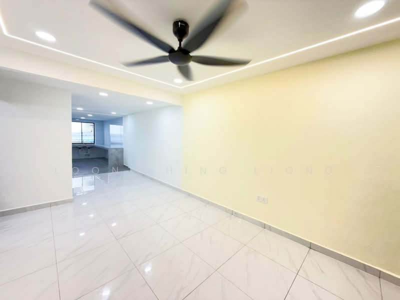 Rumah Teres 2 Tingkat untuk Dijual di Taman Damai Jaya (Skudai) - Loong Hing Liong - Living Room - PropertyGuru.com.my
