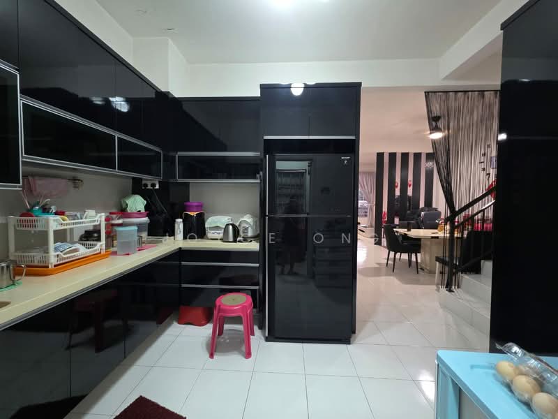 Rumah Teres 2 Tingkat untuk Dijual di Setia Tropika (Johor Bahru) - Joyce Ong - Kitchen - PropertyGuru.com.my