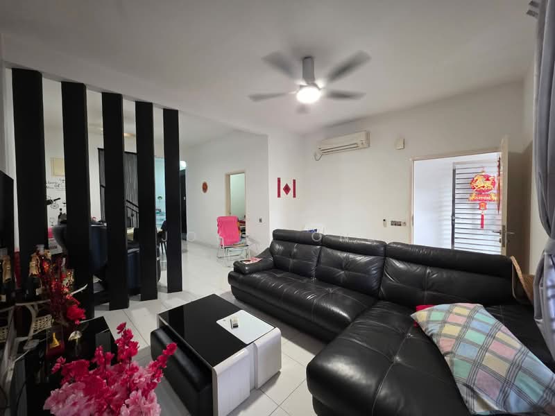 Rumah Teres 2 Tingkat untuk Dijual di Setia Tropika (Johor Bahru) - Joyce Ong - Living Room - PropertyGuru.com.my
