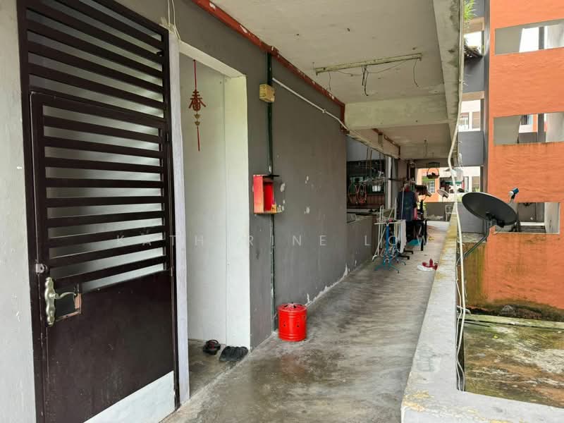 Rumah Flat untuk Dijual di Taman Pulai Utama - Katherine Low - Exterior - PropertyGuru.com.my