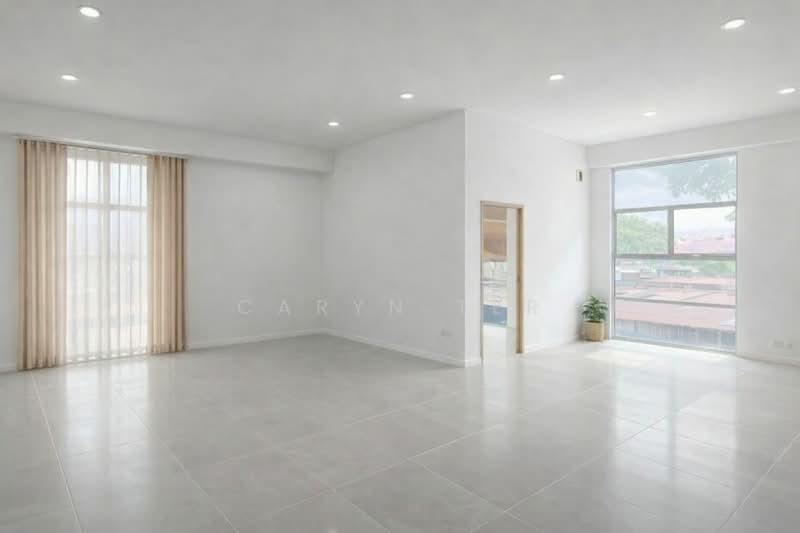 Cluster Factory for Rent in Taman Mount Austin (Tebrau) - Caryn Ter - Living Room - PropertyGuru.com.my
