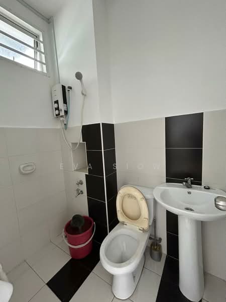 1.5-storey Terraced House for Sale in Iskandar Puteri (Nusajaya) (Johor) - Eva Siow - Bathroom - PropertyGuru.com.my