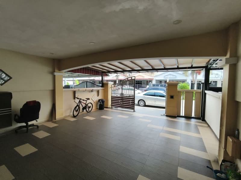2-storey Terraced House for Sale in Bukit Indah (Iskandar Puteri (Nusajaya)) - Eva Siow - Car Park - PropertyGuru.com.my