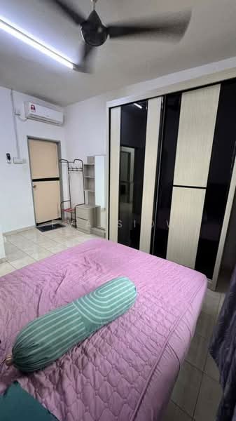 Pangsapuri untuk Dijual di Indah Court Apartment - Eva Siow - Bedroom - PropertyGuru.com.my